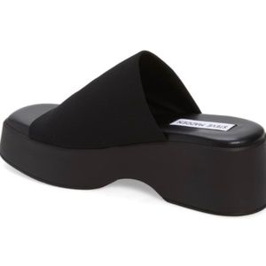 NWT Steve Madden SLINKY30 Platform Sandal